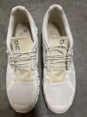 On Running Men's Sneakers in Cream and White